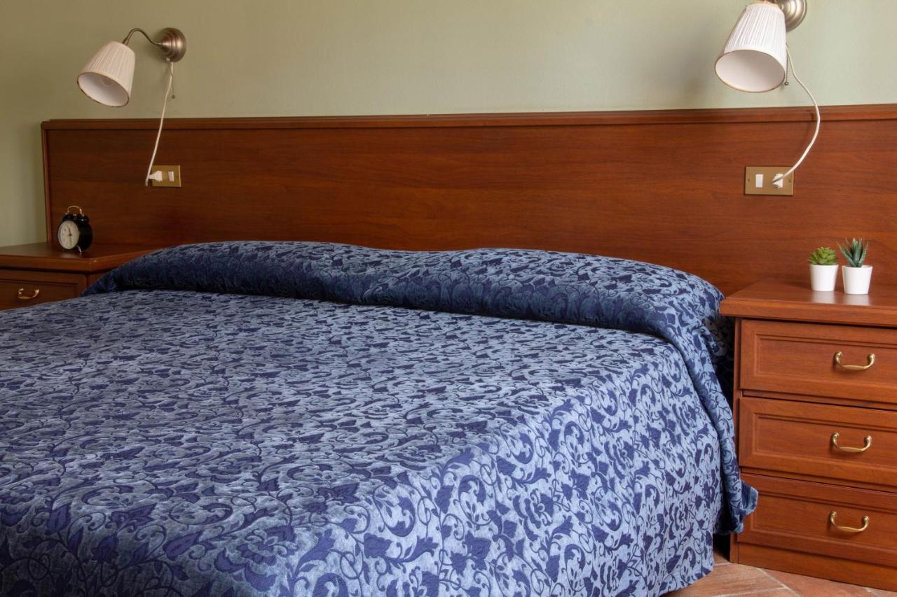 Tuscany Country Apartments Gambassi Terme Bagian luar foto