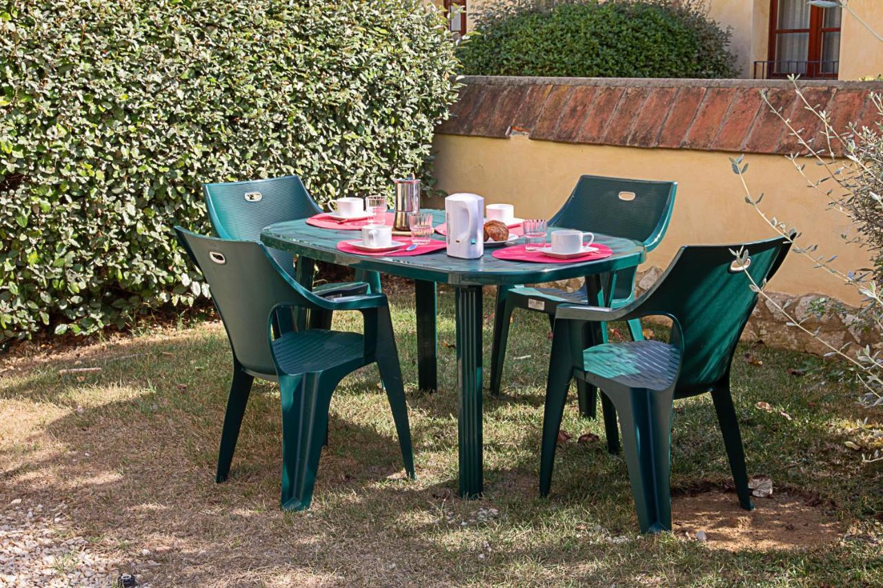 Tuscany Country Apartments Gambassi Terme Bagian luar foto